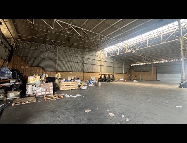 1,850M² WAREHOUSE FOR SALE IN SPARTAN